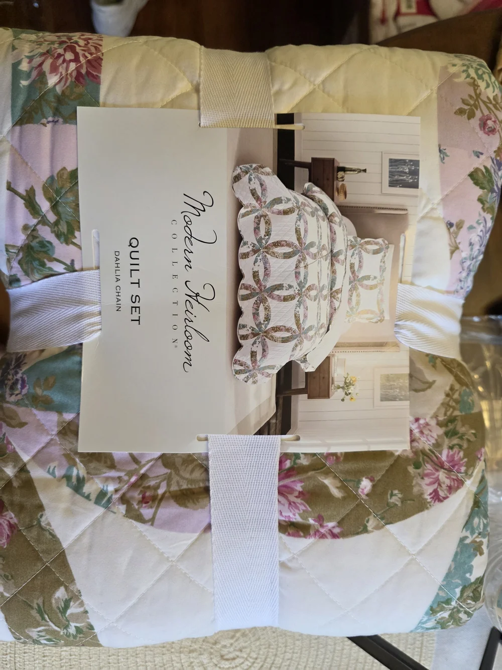 Modern Heirloom Quilted Daisy Chain Quilt Set - Pink, Green, Cream